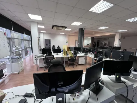 Izdavanje, poslovni prostor, 400m², Novo naselje, Novi Sad - image 7