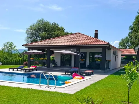 Rent, house, 160m², Pričelje, Podgorica - image 16