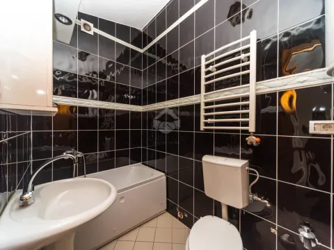 Rent, three bedroom apartment, 160m², Pobrežje, Podgorica - image 11