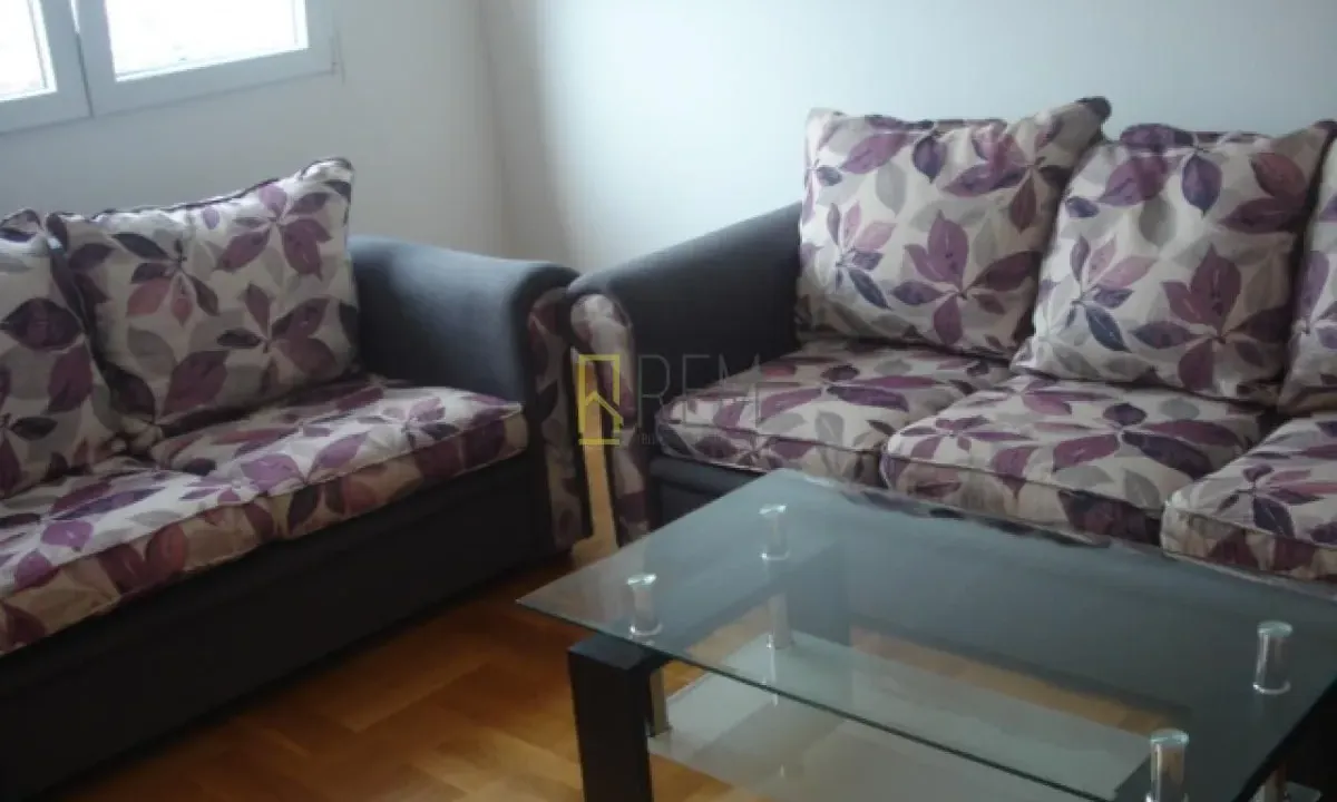 Rent, studio apartment, 37m², Stari Aerodrom, Podgorica