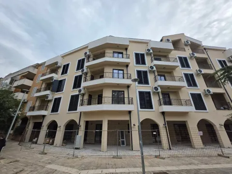 Sale, one bedroom apartment, 40m², Budva, Crna Gora - image 20