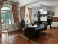 Izdavanje, kuća, 160m², Zvezdarska Šuma, Zvezdara Sve Podlokacije - image 1