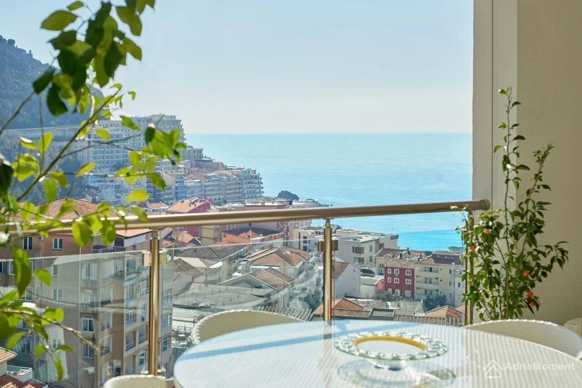Sale, three bedroom apartment, 150m², Bečići, Budva