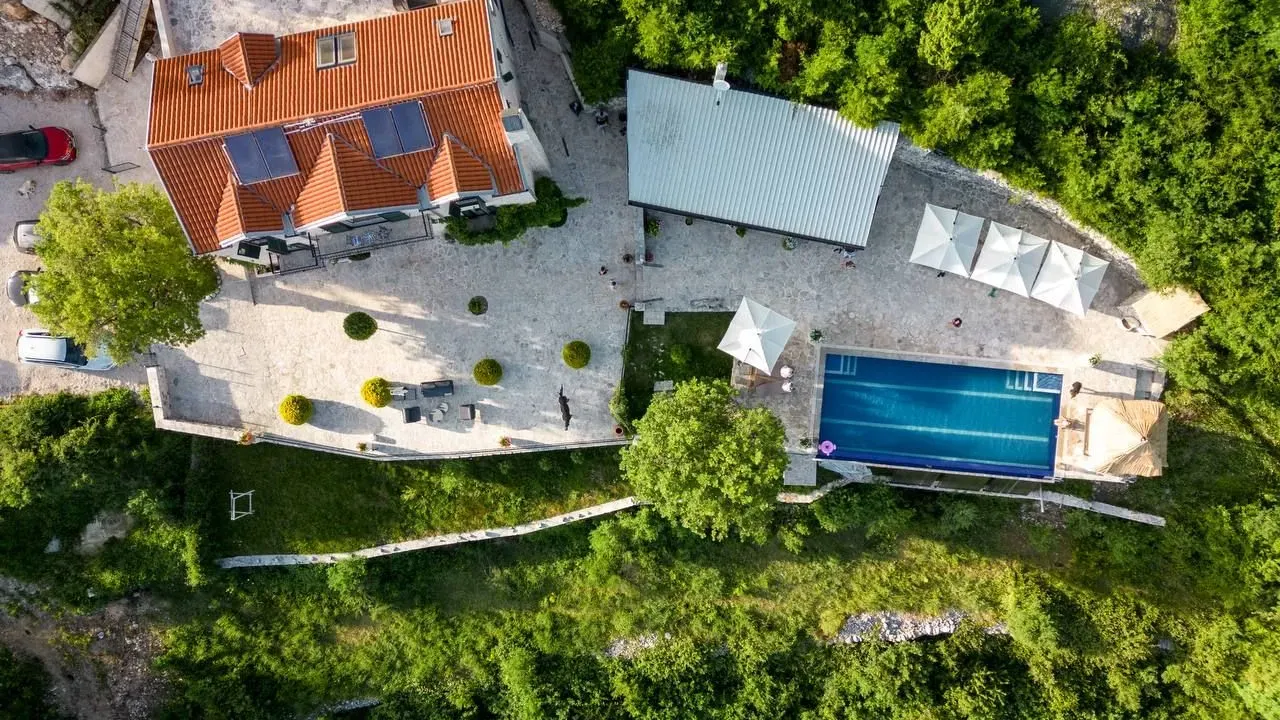 Rent, house, 380m², Sveti Stefan, Budva