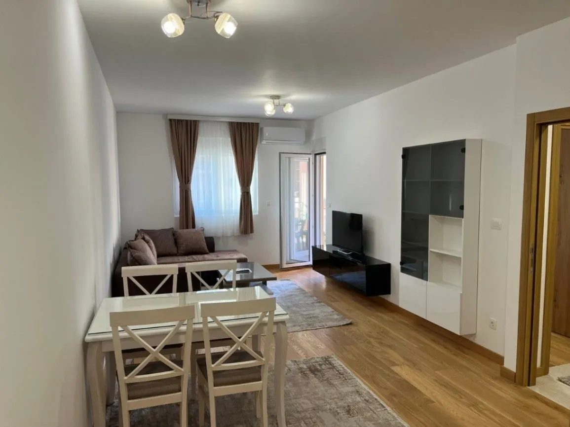 Izdavanje, jednosoban stan, 48m², New City, Podgorica