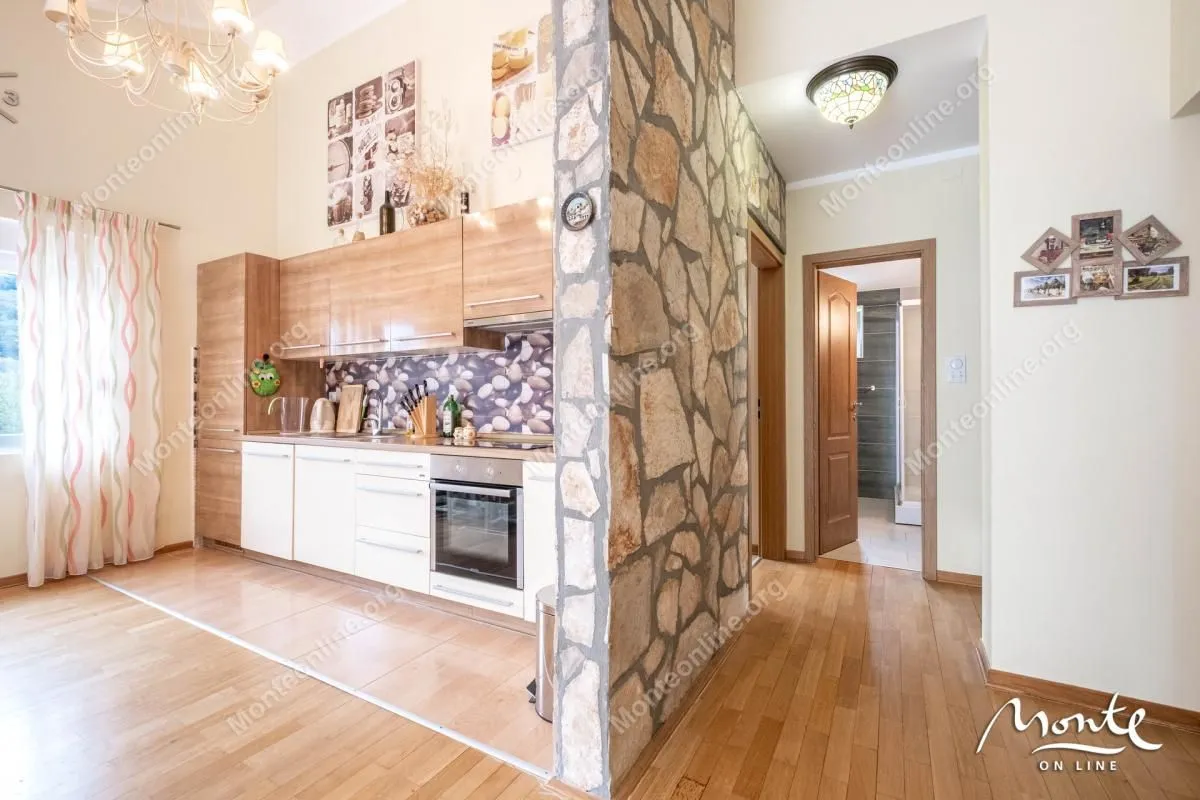 Prodaja, dvosoban stan, 83m², Prčanj, Kotor