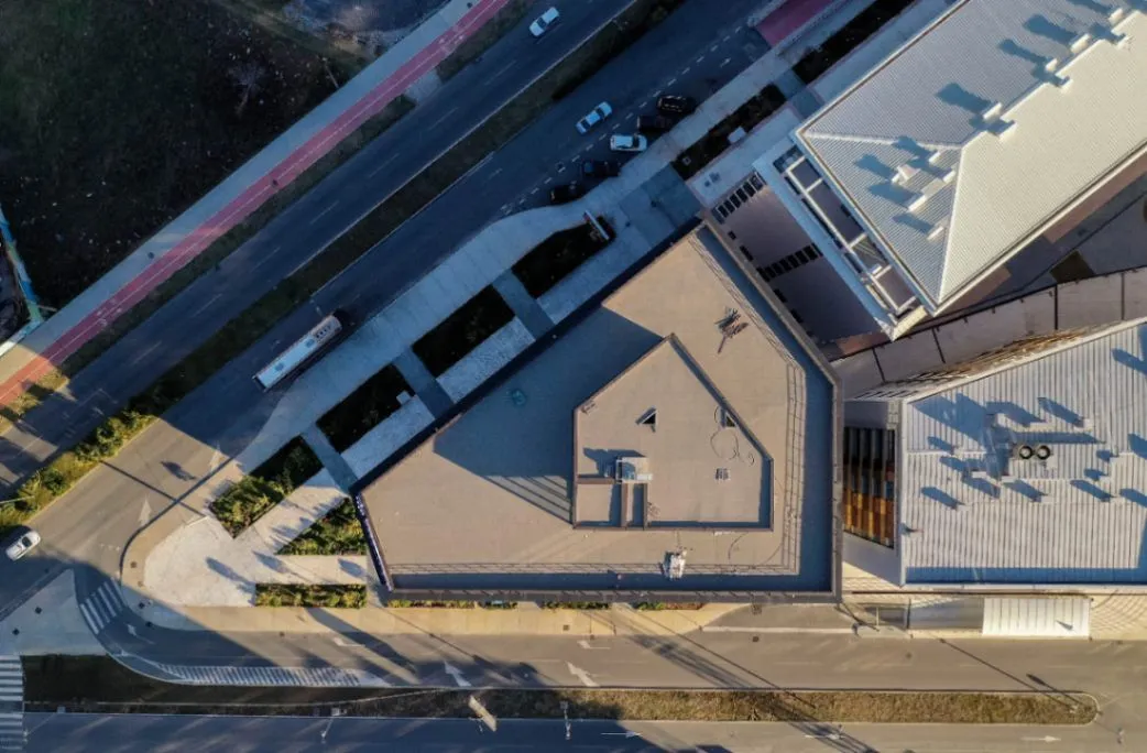 Izdavanje,  poslovni prostor, 300m2, Iza Capital Plaze, Podgorica