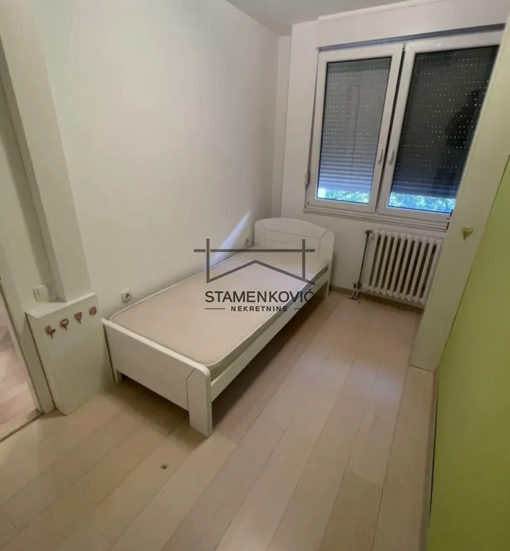 Izdavanje, četvorosoban stan, 80m², Liman 1, Novi Sad Sve Podlokacije