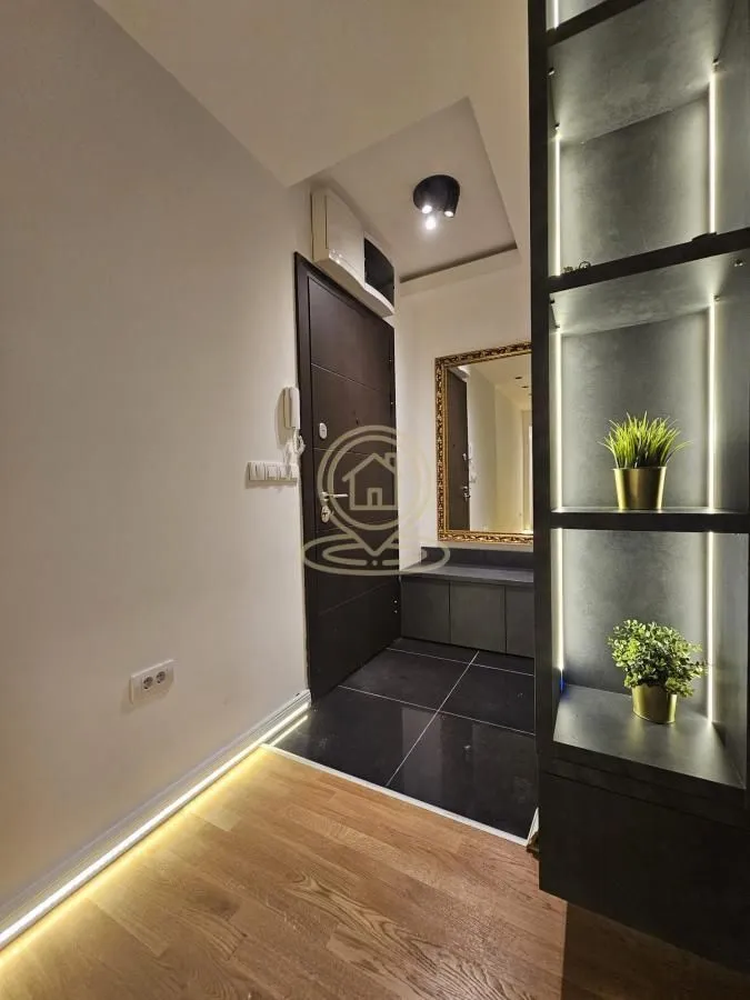 Izdavanje, trosoban stan, 75m², Lekino Brdo, Voždovac Sve Podlokacije