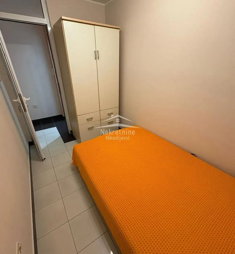 Izdavanje, jednosoban stan, 37m², Šumice, Beograd