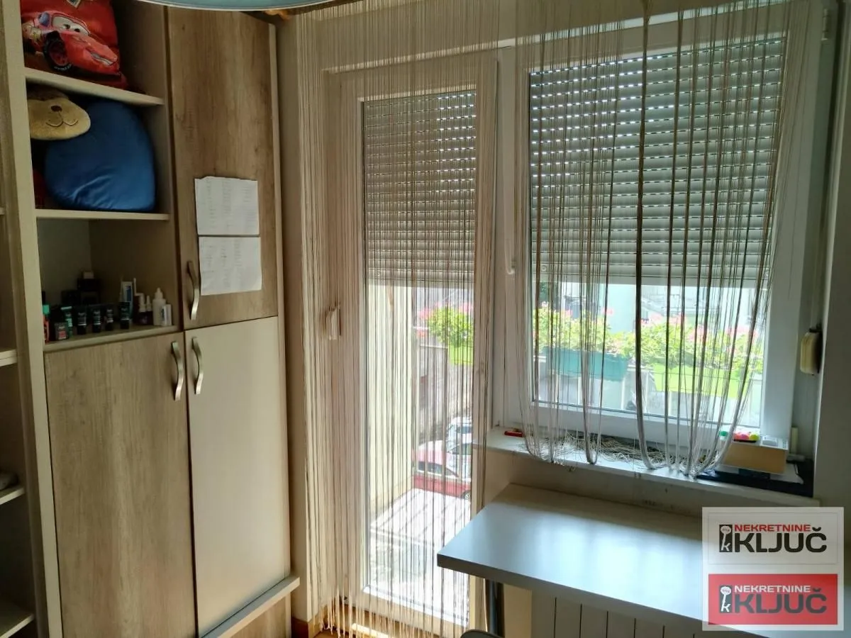 Prodaja, četvorosoban stan, 115m², Grbavica, Novi Sad Sve Podlokacije