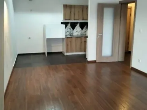 Izdavanje, dvosoban stan, 70m², Master Kvart, Podgorica - image 3