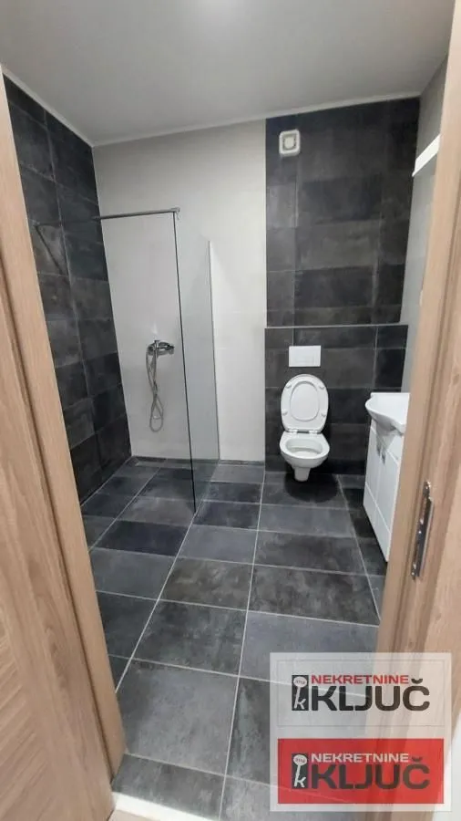Prodaja, četvorosoban stan, 78m², Sremska Kamenica, Petrovaradin