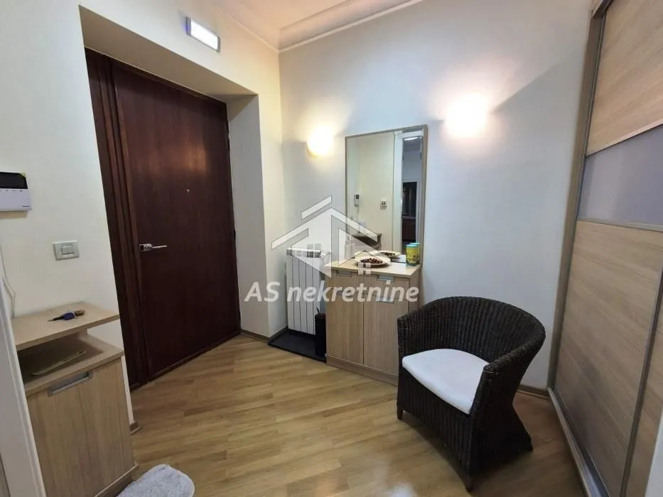 Sale, three bedroom apartment, 115m², Slavija, Vračar Sve Podlokacije