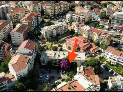 Izdavanje, garsonjera, 39m², Budva, Crna Gora - image 14