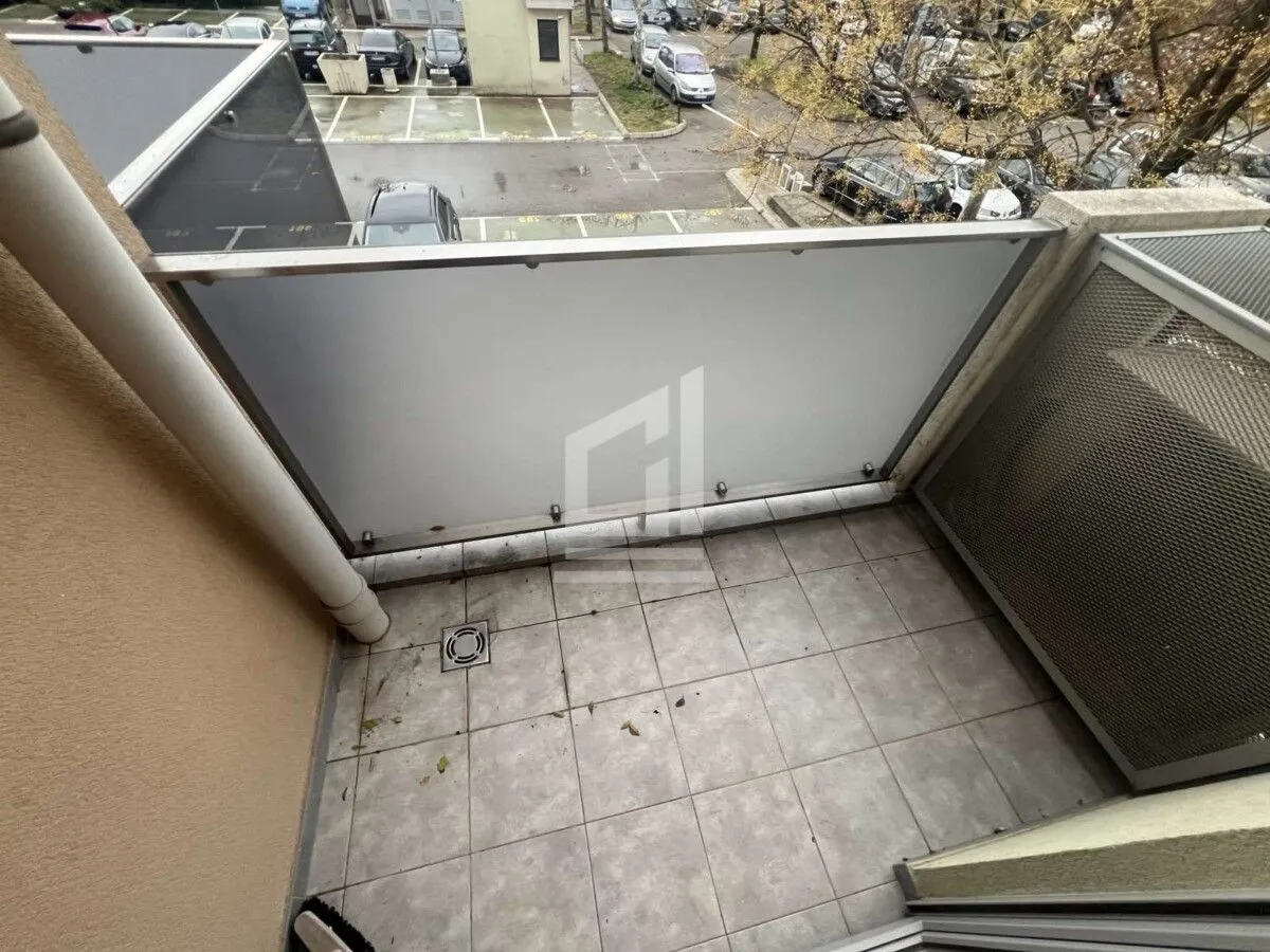Izdavanje, dvosoban stan, 78m², Momišići, Podgorica