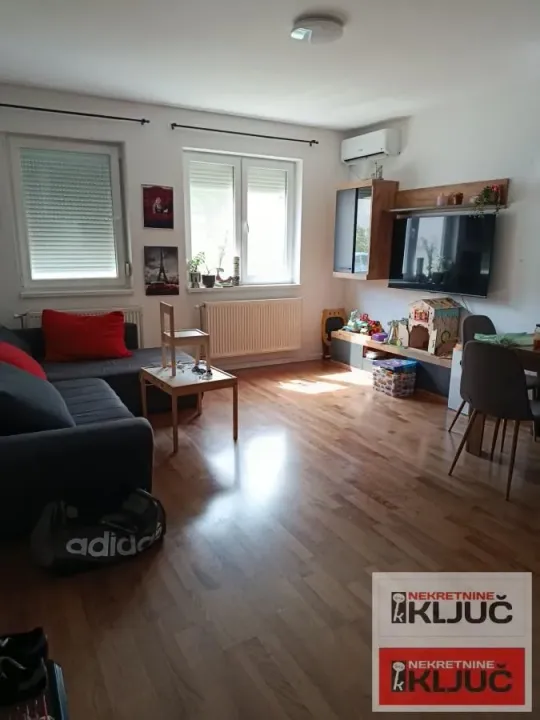 Sale, three bedroom apartment, 62m², Lipov gaj, Novi Sad Sve Podlokacije