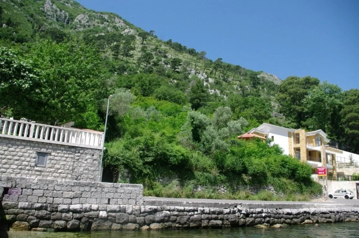 Prodaja, plac, 1600m², Muo, Kotor