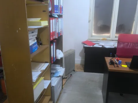 Izdavanje, poslovni prostor, 10m², Centar, Podgorica - image 2