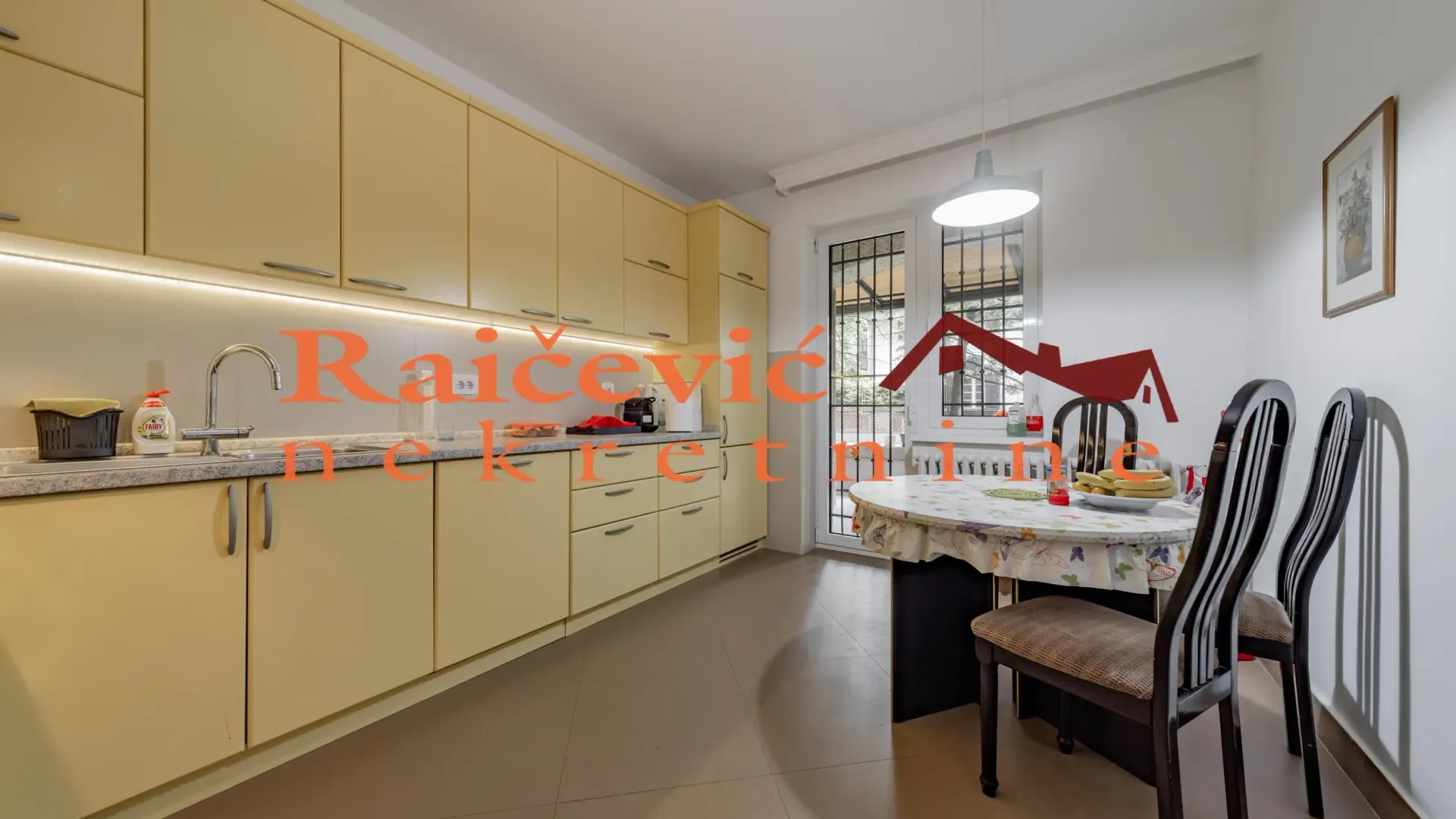 Sale, three bedroom apartment, 98m², Savski Venac, Beograd