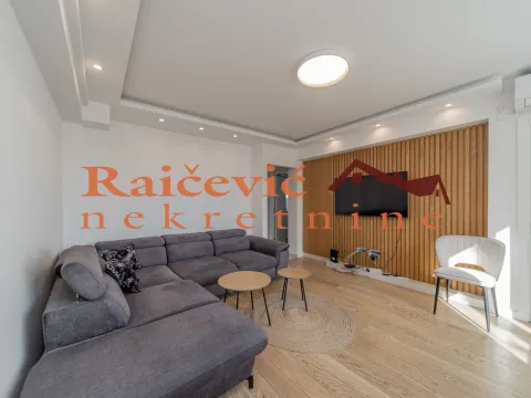 Prodaja, trosoban stan, 136m², Savski Venac, Beograd - image 1