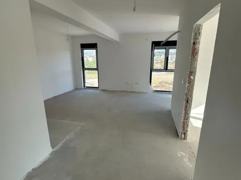 Prodaja, dvosoban stan, 60m², Zabjelo, Podgorica - image 1