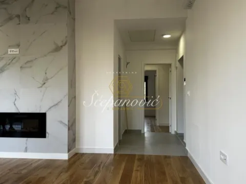 Prodaja, četvorosoban stan, 110m², Centar, Novi Sad - image 20