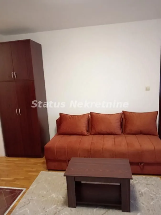 Izdavanje, garsonjera, 24m², Salajka, Novi Sad Sve Podlokacije