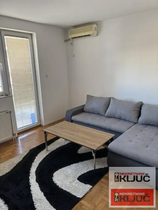 Rent, studio apartment, 27m², Bulevar patrijarha Pavla, Novi Sad Sve Podlokacije
