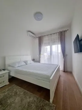 Rent, three bedroom apartment, 90m², Bečići, Budva - image 4