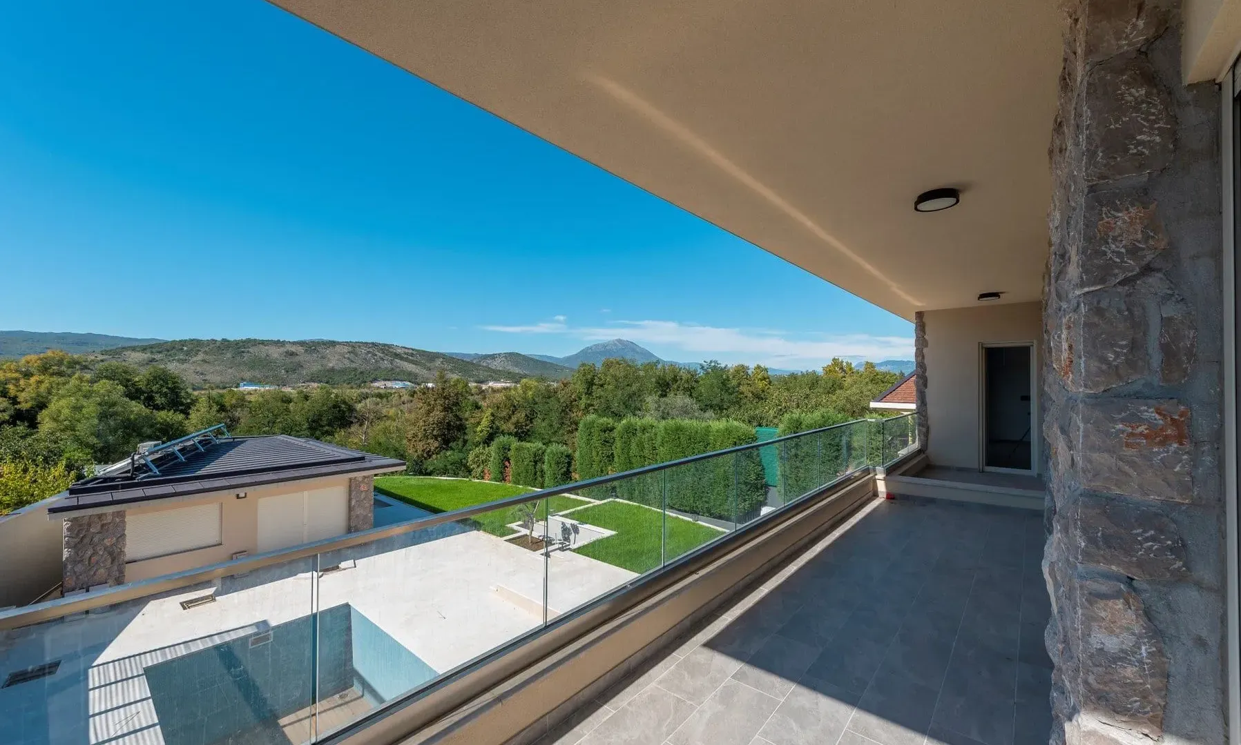 Sale, house, 492m², Mareza, Podgorica