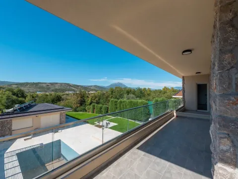 Prodaja, kuća, 492m², Mareza, Podgorica - image 37