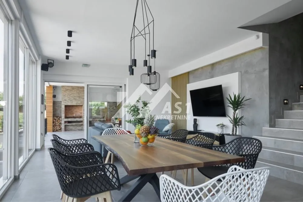 Rent, house, 350m², Sremski Karlovci, Novi Sad