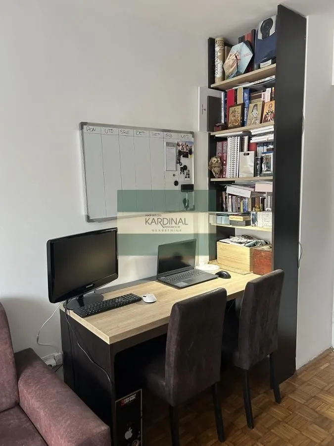 Prodaja, dvosoban stan, 43m², Adamovićevo Naselje, Novi Sad Sve Podlokacije