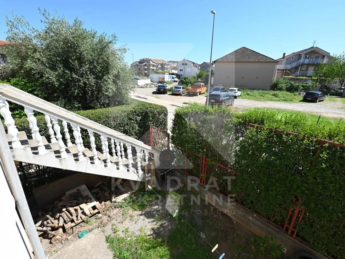 Prodaja, kuća, 370m², Stari Aerodrom, Podgorica