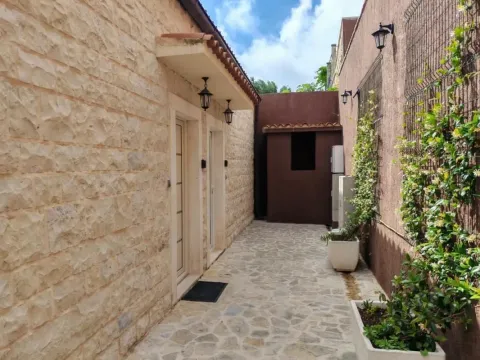 Prodaja, garsonjera, 47m², Reževići, Budva - image 12