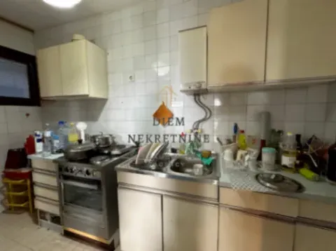 Prodaja, dvosoban stan, 82m², Centar, Bar - image 2