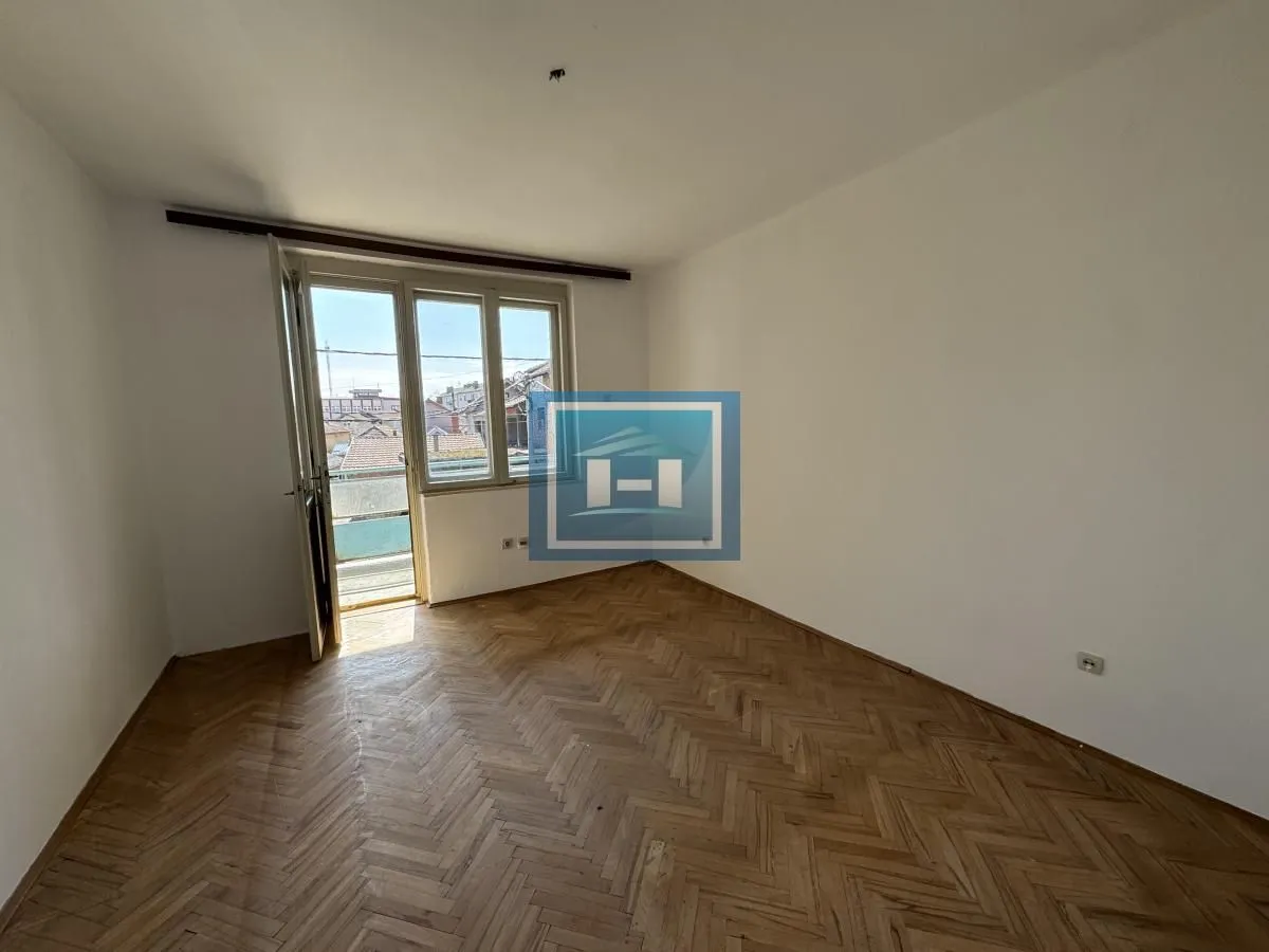 Prodaja, trosoban stan, 77m², Centar, Ćuprija