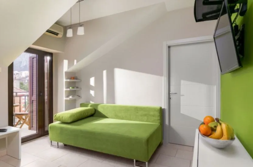 Rent, one bedroom apartment, 30m², Dobrota, Kotor