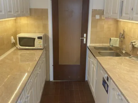 Rent, four bedroom apartment, 100m², Savski Venac, Beograd - image 4