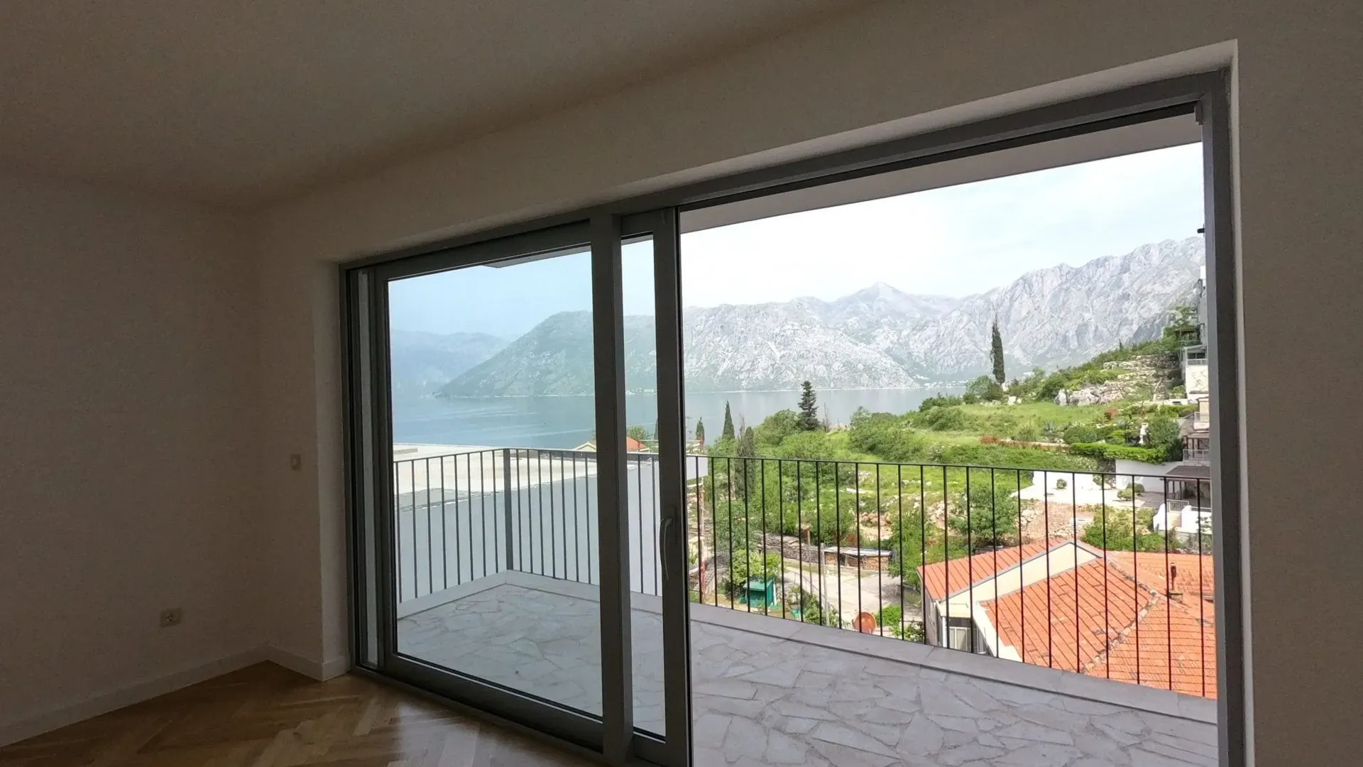 Sale, apartment, 78m², Dobrota, Kotor