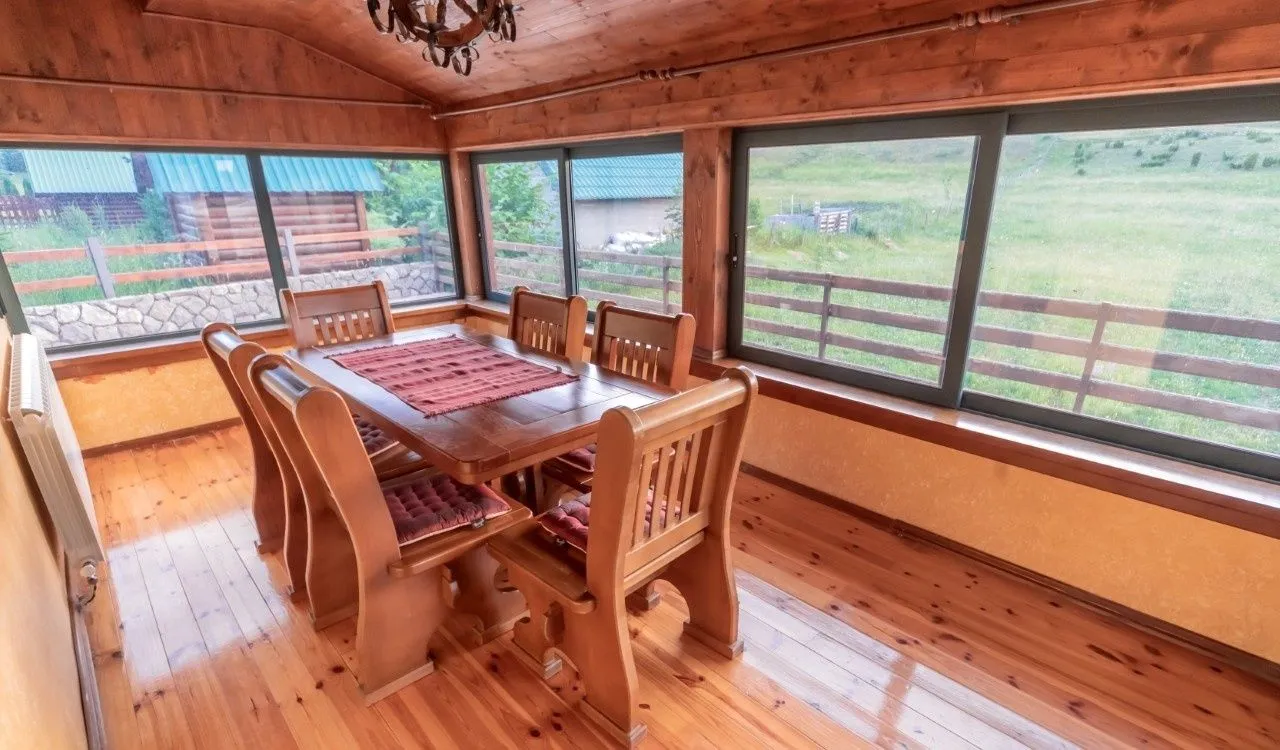 Prodaja, kuća, 300m², Motički gaj, Žabljak