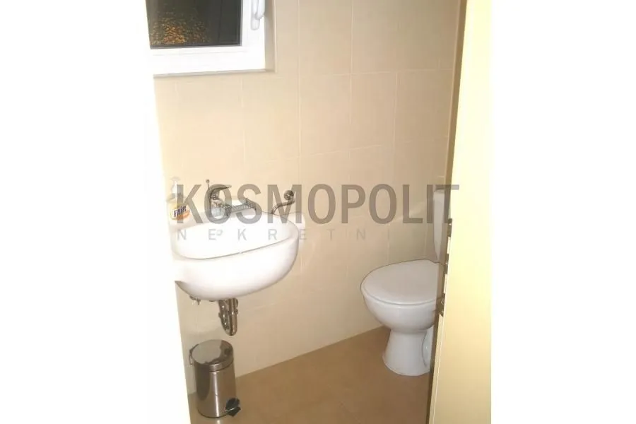 Prodaja, četvorosoban stan, 140m², Zemun Centar, Zemun Sve Podlokacije