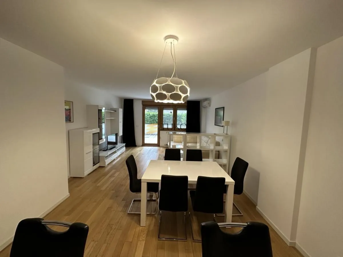Izdavanje, dvosoban stan, 65m², Novi Beograd Blok 67, Novi Beograd Sve Podlokacije