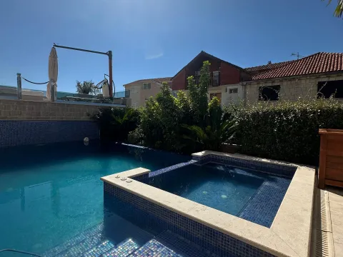 Izdavanje, jednosoban stan, 63m², Centar, Tivat - image 26