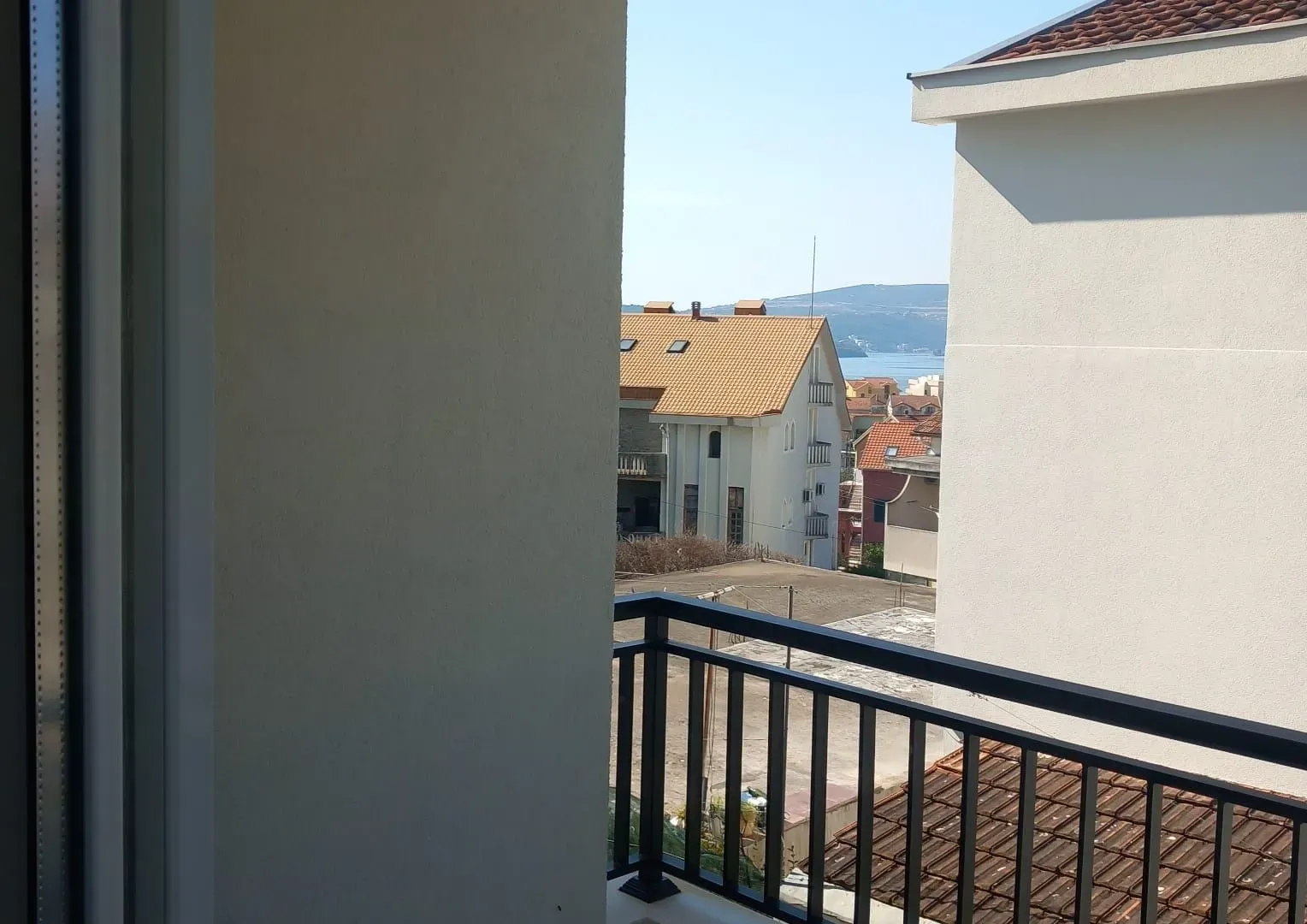 Rent, one bedroom apartment, 50m², Kalimanj, Tivat