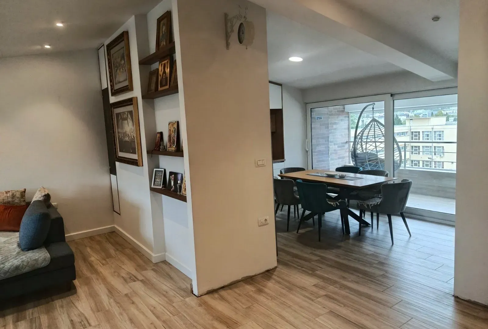 Izdavanje, dvosoban stan, 100m², Preko Morače, Podgorica
