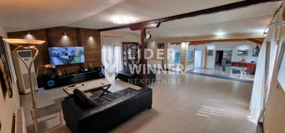 Izdavanje, kuća, 190m², Čukarica, Beograd