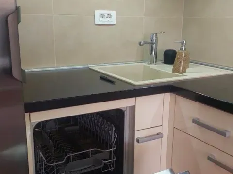 Izdavanje, dvosoban stan, 50m², Vračar, Šid - image 6