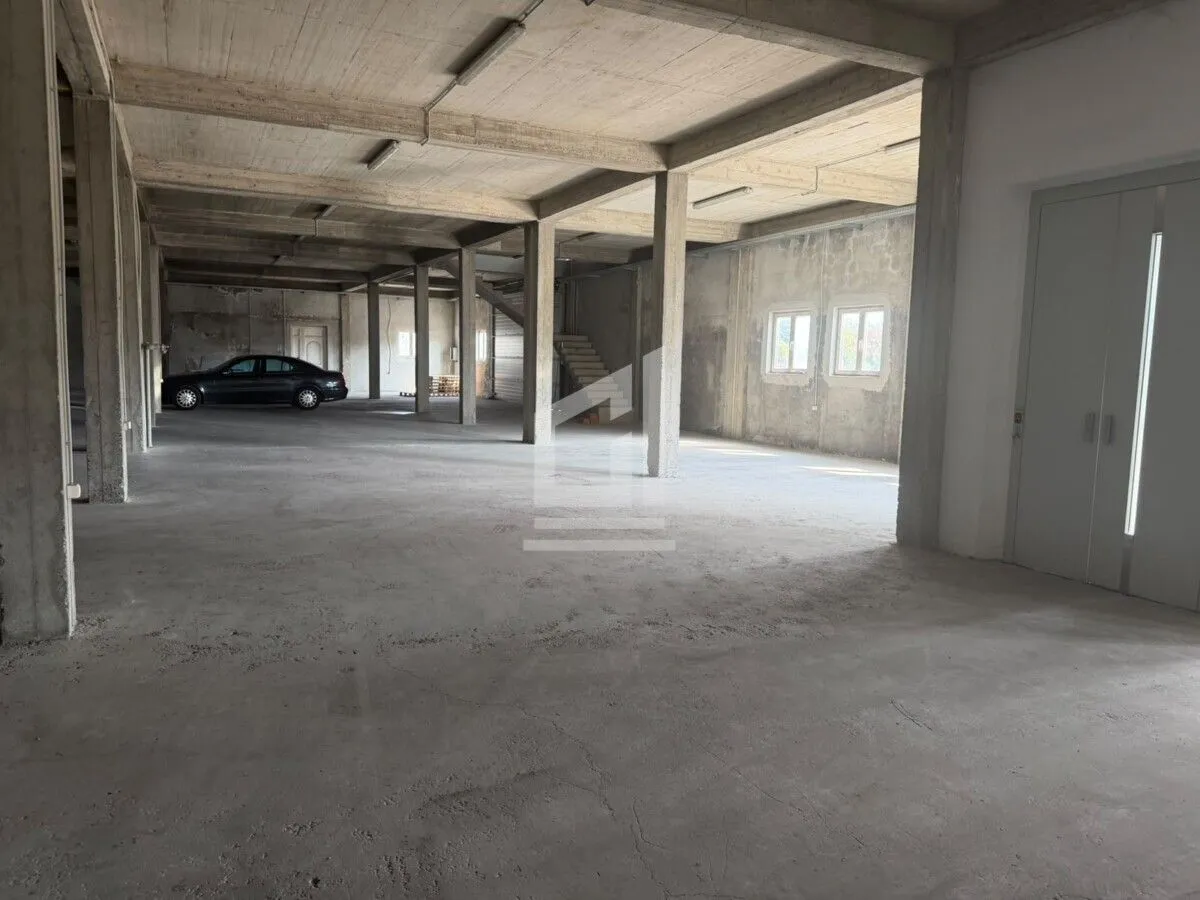 Rent, office space, 1500m², Golubovci, Podgorica